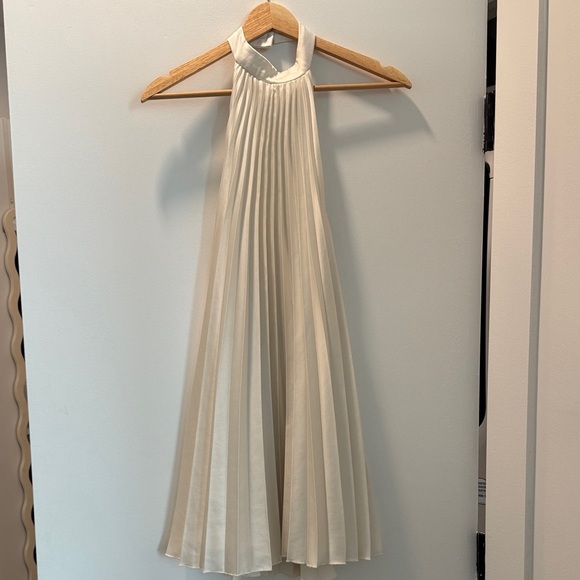 Abercrombie & Fitch Dresses & Skirts - Abercrombie & Fitch Cream Pleated Mini Halter Dress
